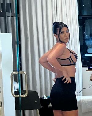 Kourtney Kardashian OnlyFans Leak Picture - Thumbnail 7McMNTJCC8