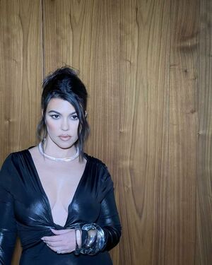 Kourtney Kardashian OnlyFans Leak Picture - Thumbnail 8Jp5ominVv