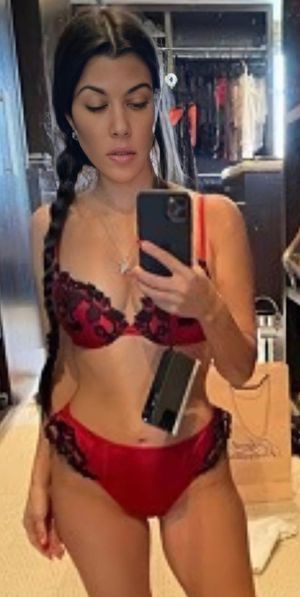 Kourtney Kardashian OnlyFans Leak Picture - Thumbnail A9ys3HQfhC