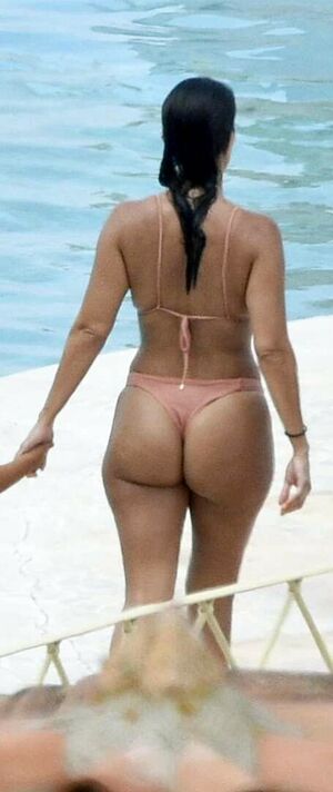 Kourtney Kardashian OnlyFans Leak Picture - Thumbnail H8i8gDxf1Z