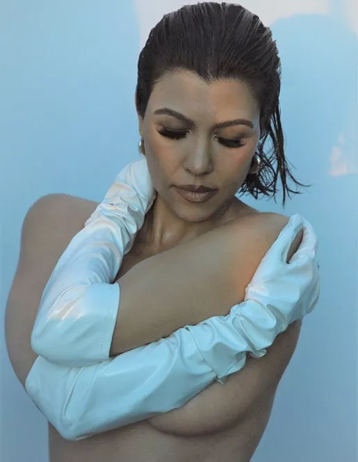 Kourtney Kardashian OnlyFans Leak Picture - Thumbnail IPRSwuiH7d