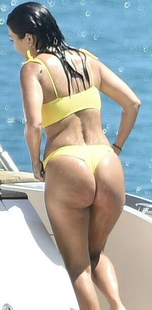 Kourtney Kardashian OnlyFans Leak Picture - Thumbnail Iugcm5IrxX