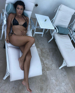 Kourtney Kardashian OnlyFans Leak Picture - Thumbnail J4kaBjLn67