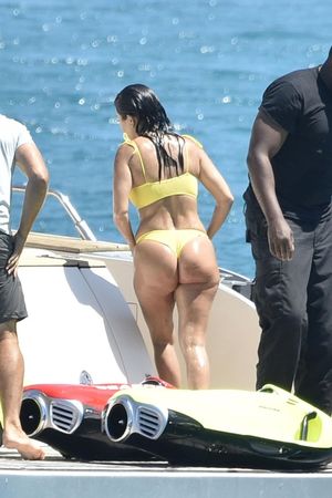 Kourtney Kardashian OnlyFans Leak Picture - Thumbnail LzzMBUvK9K