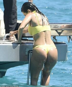 Kourtney Kardashian OnlyFans Leak Picture - Thumbnail MSzw15oG3f