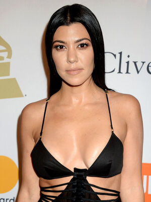 Kourtney Kardashian OnlyFans Leak Picture - Thumbnail Qn8utVP3m2