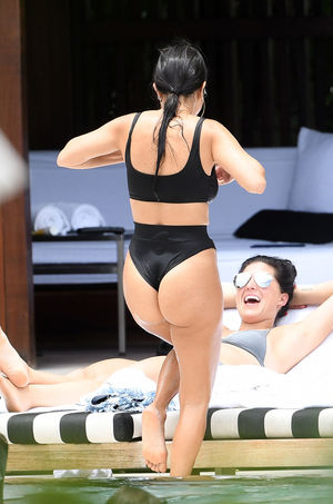 Kourtney Kardashian OnlyFans Leak Picture - Thumbnail RkWF6XJFbu