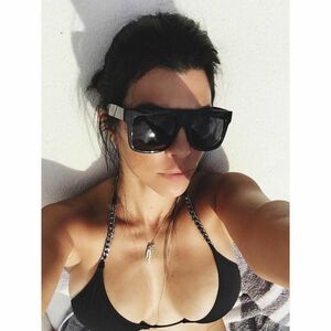 Kourtney Kardashian OnlyFans Leak Picture - Thumbnail SRWfJn63dj