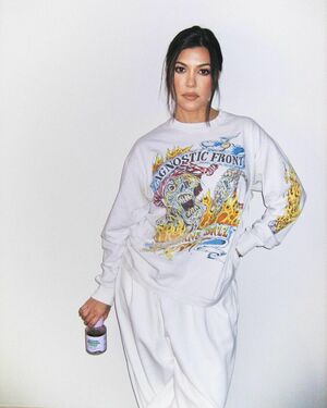 Kourtney Kardashian OnlyFans Leak Picture - Thumbnail gooYHMPOCL