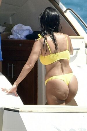 Kourtney Kardashian OnlyFans Leak Picture - Thumbnail iveqGLBan7