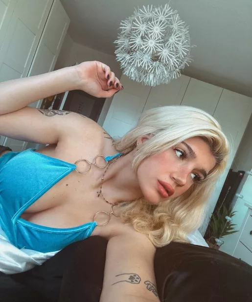 Kunshikitty OnlyFans Leak Picture - Thumbnail 0wIeDmo4LP