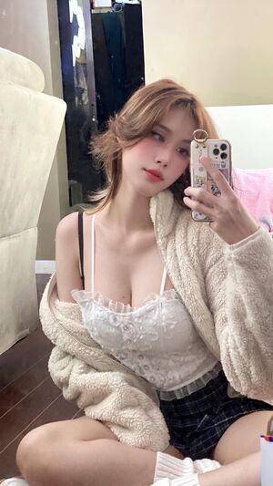 Kura Onee San OnlyFans Leak Picture - Thumbnail GHbCgIP8OG