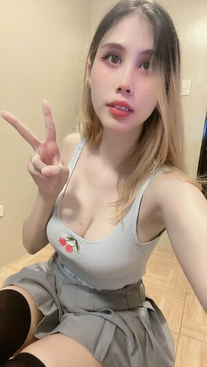 Kura Onee San OnlyFans Leak Picture - Thumbnail KSYAxEgcwY