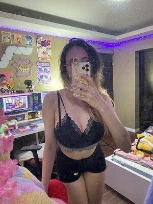 Kura Onee San OnlyFans Leak Picture - Thumbnail Nr5PApQnWO