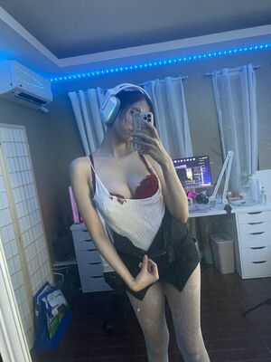 Kura Onee San OnlyFans Leak Picture - Thumbnail zRr8gEDkVR