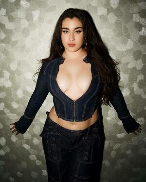 Lauren Jauregui OnlyFans Leak Picture - Thumbnail Z1YzOrFrFY