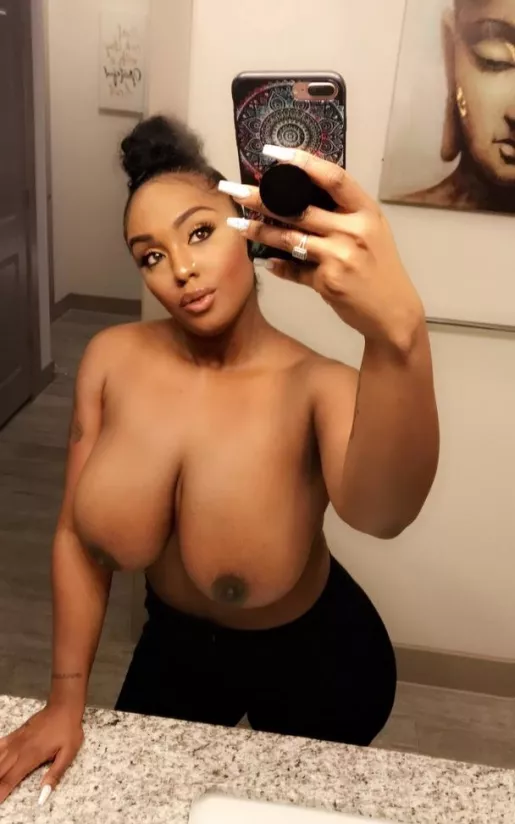 Layton Benton OnlyFans Leak Picture - Thumbnail 3aQ30kHH13