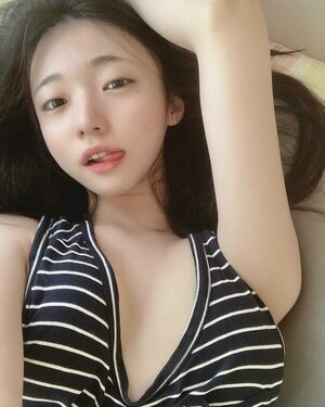 Lee Yeonwoo OnlyFans Leak Picture - Thumbnail 5ITXCsDBKl