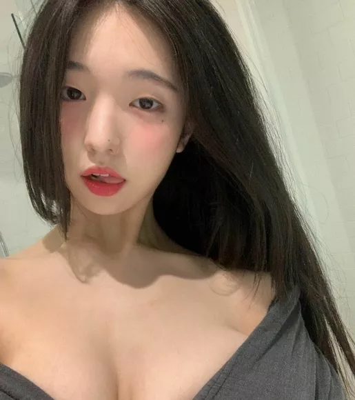 Lee Yeonwoo OnlyFans Leak Picture - Thumbnail CwOsW12o4T