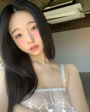 Lee Yeonwoo OnlyFans Leak Picture - Thumbnail h9cBQPLLPg