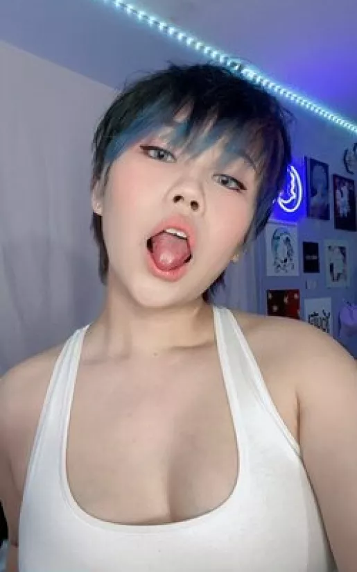 Lil Yurouo OnlyFans Leak Picture - Thumbnail KqkfMcYAh4