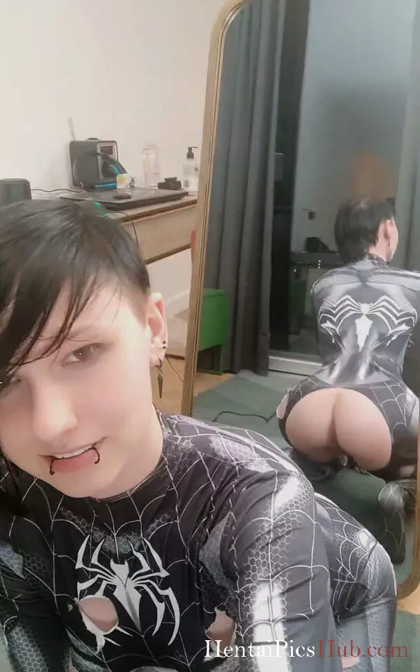 Little_emo_kitten Nude OnlyFans Leak Photo zLFzcX2vU0