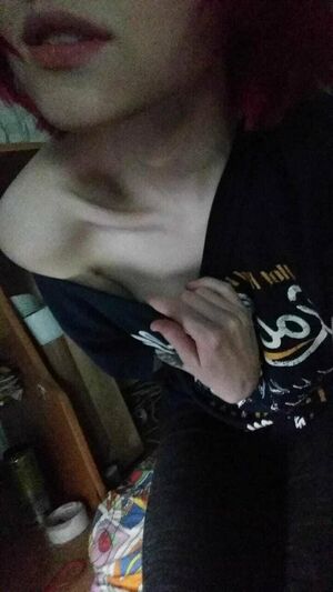 Little_emo_kitten OnlyFans Leak Picture - Thumbnail R1TU8pTkYo