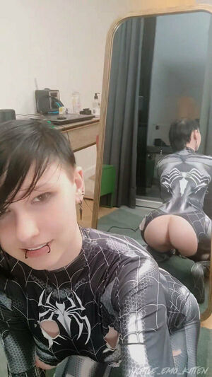 Little_emo_kitten OnlyFans Leak Picture - Thumbnail zLFzcX2vU0