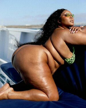 Lizzo OnlyFans Leak Picture - Thumbnail QtHVbGS2wB