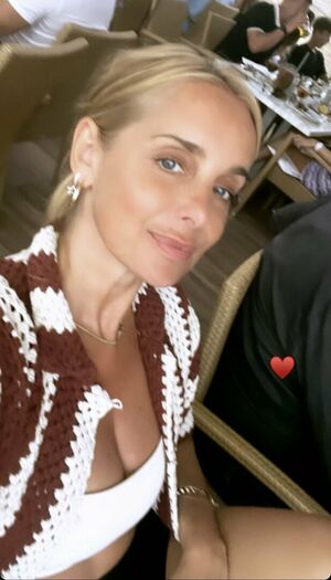 Louise Redknapp OnlyFans Leak Picture - Thumbnail Vhc6TdTNo2