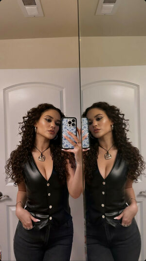 Madison Pettis OnlyFans Leak Picture - Thumbnail S21DO7ZadK