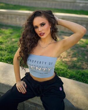 Madison Pettis OnlyFans Leak Picture - Thumbnail tlOy2v7fZM