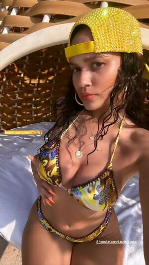 Madison Pettis OnlyFans Leak Picture - Thumbnail v0vbEYogYo