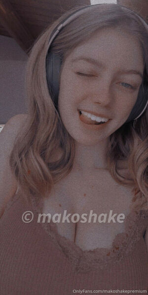 Makoshake OnlyFans Leak Picture - Thumbnail CTzyHBOevt