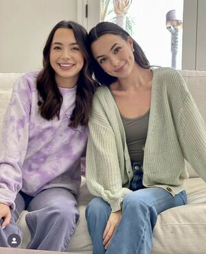 Merrell Twins OnlyFans Leak Picture - Thumbnail jPjrh6eF2U