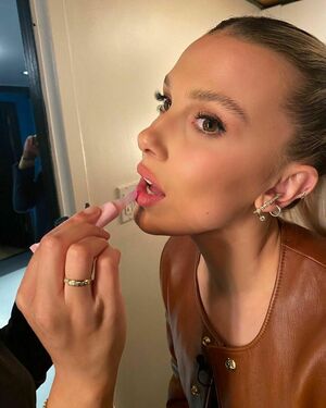 Millie Bobby Brown OnlyFans Leak Picture - Thumbnail aeUfVPf3ns