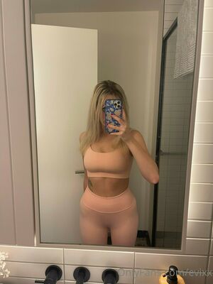 Oliviaeviplant OnlyFans Leak Picture - Thumbnail w7PfmHr1sU