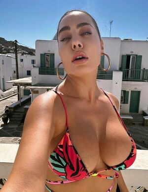 Paola Saulino OnlyFans Leak Picture - Thumbnail aSiawjEQdI