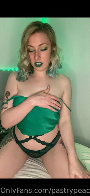 Pastrypeach OnlyFans Leak Picture - Thumbnail ABfCk2YROd