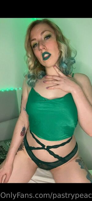 Pastrypeach OnlyFans Leak Picture - Thumbnail Ce4jRNbKAP