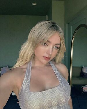 Peyton List OnlyFans Leak Picture - Thumbnail 8IQM7wpPuN