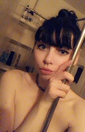 Quinnie666 OnlyFans Leak Picture - Thumbnail ITkE5RZQOH