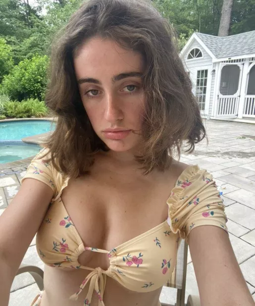 Rachel Anne Sennott OnlyFans Leak Picture - Thumbnail RVBvbZCF1G