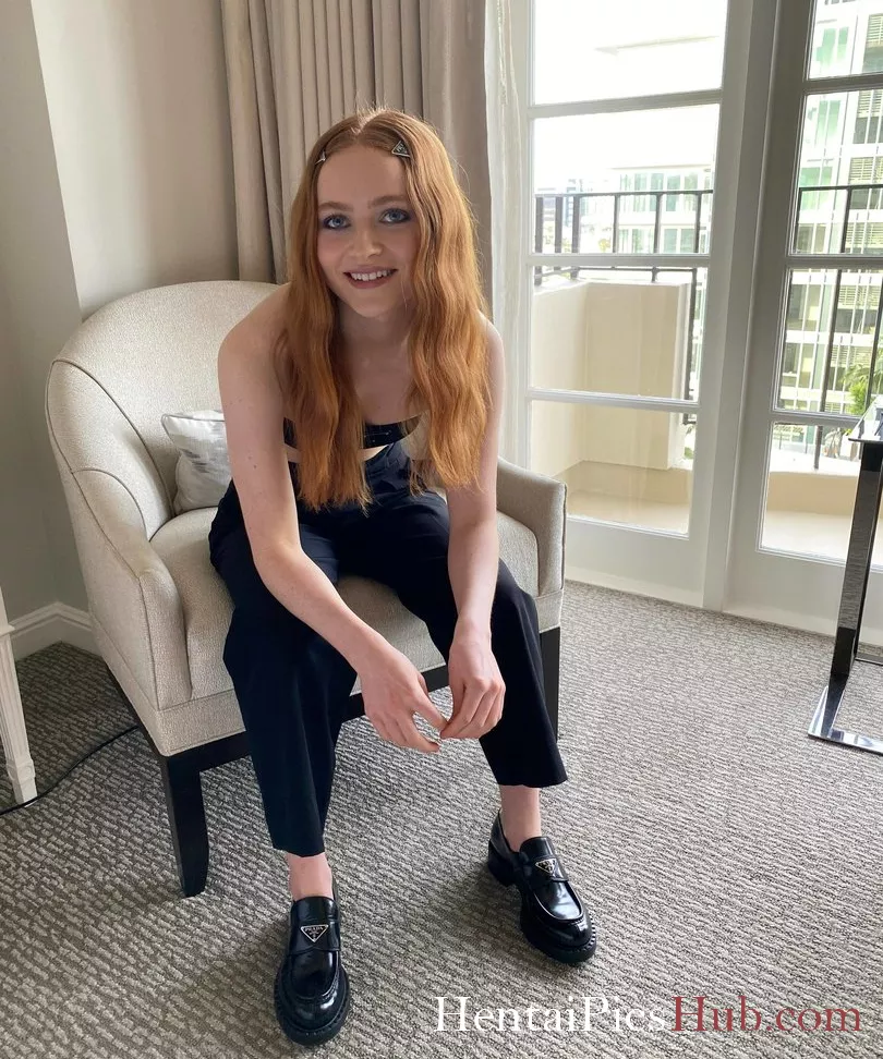 Sadie Sink Nude OnlyFans Leak Photo EBZSSyCgaW