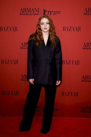 Sadie Sink OnlyFans Leak Picture - Thumbnail 0Z6CLX8VGp