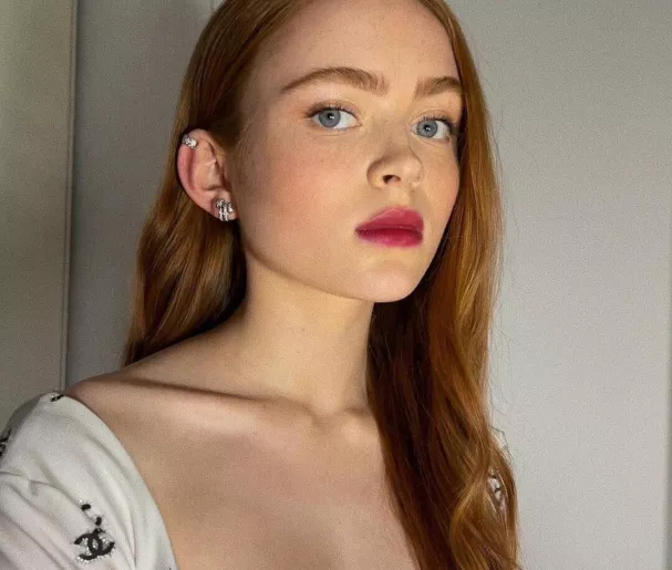 Sadie Sink OnlyFans Leak Picture - Thumbnail 1B0V2FGfWX