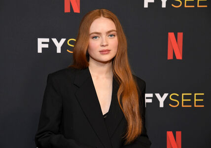 Sadie Sink OnlyFans Leak Picture - Thumbnail 2adytsnTOv