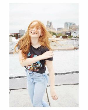 Sadie Sink OnlyFans Leak Picture - Thumbnail 5lbruE5Df9