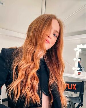 Sadie Sink OnlyFans Leak Picture - Thumbnail 9BC8Nzdj72