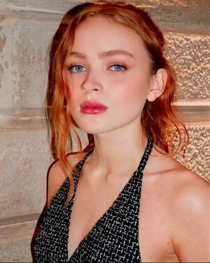 Sadie Sink OnlyFans Leak Picture - Thumbnail BmSJVq8mXW